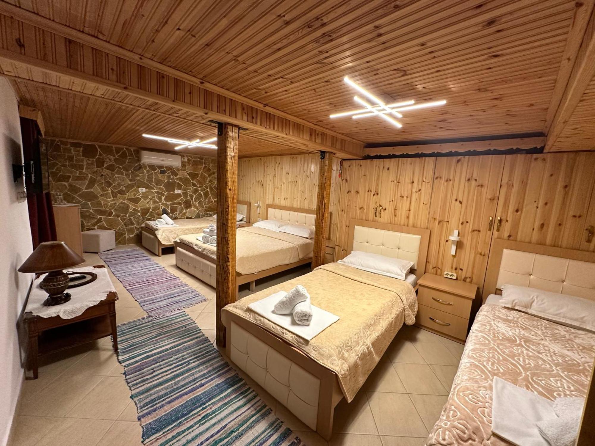 "Mani Guest House" Gjirokaster Exterior photo